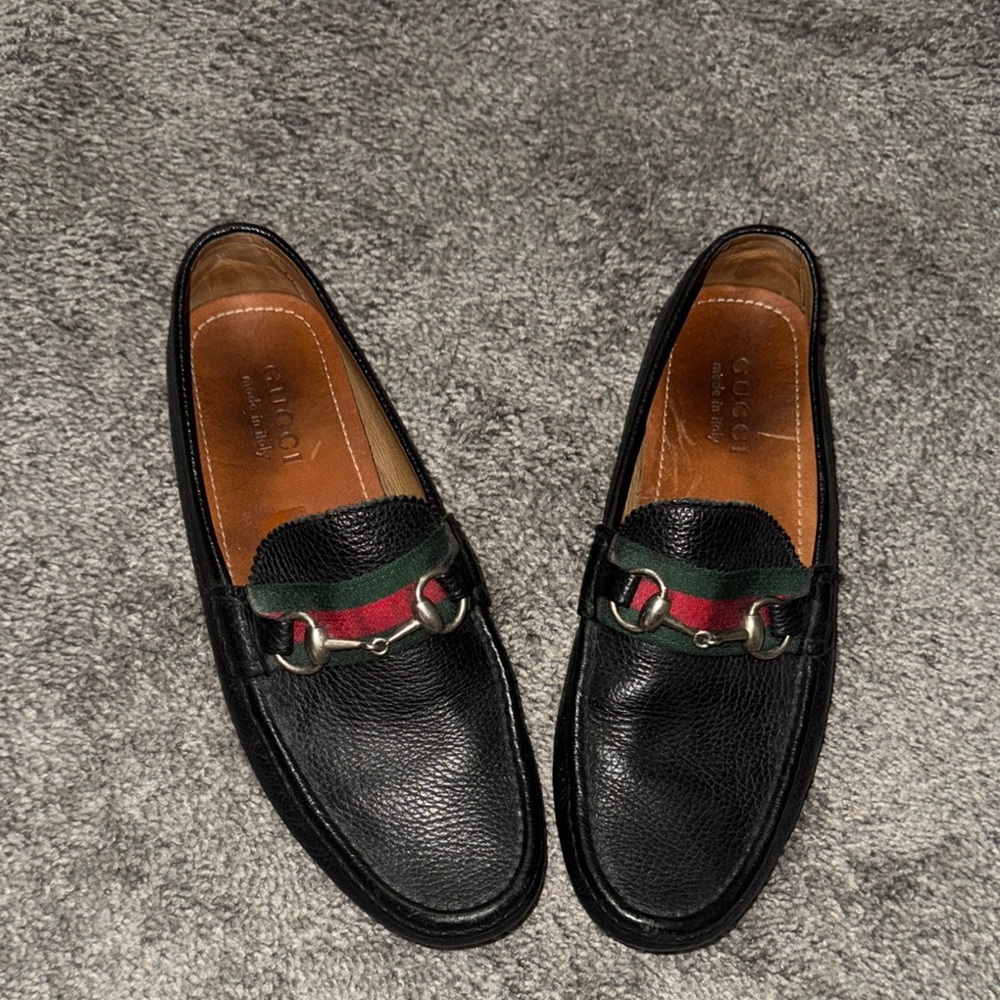 Gucci Black and Green Slip-On Loafers with Iconic Horsebit